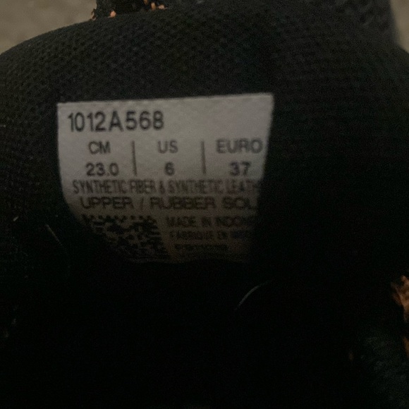 ASICS, SIZE 6 - Picture 3 of 3